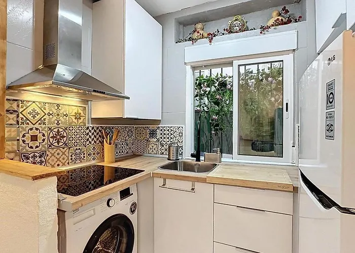 Alo Urban Oasis إِستيبونا